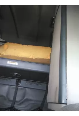 FREIGHTLINER CASCADIA 125 SLEEPER CLOSET