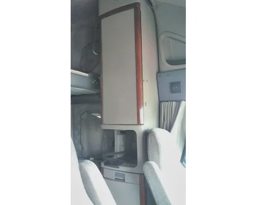 FREIGHTLINER CASCADIA 125 SLEEPER CLOSET