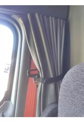 FREIGHTLINER CASCADIA 125 SLEEPER CURTAIN