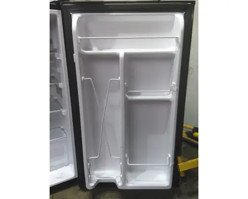 FREIGHTLINER CASCADIA 125 SLEEPER REFRIGERATOR