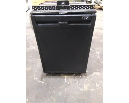 FREIGHTLINER CASCADIA 125 SLEEPER REFRIGERATOR