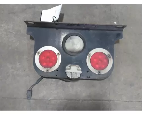 FREIGHTLINER CASCADIA 125 STOP TURN TAIL LAMP