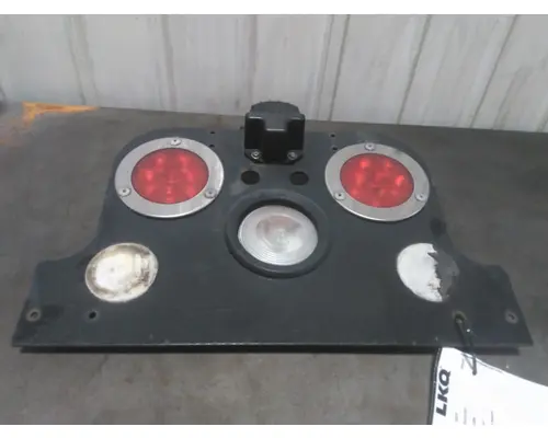 FREIGHTLINER CASCADIA 125 STOP TURN TAIL LAMP