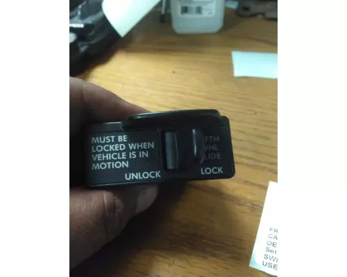 FREIGHTLINER CASCADIA 125 SWITCH, MARKER LAMPS TRAILER