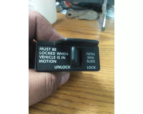FREIGHTLINER CASCADIA 125 SWITCH, MARKER LAMPS TRAILER