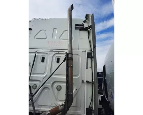 FREIGHTLINER CASCADIA 125 TAIL PIPE