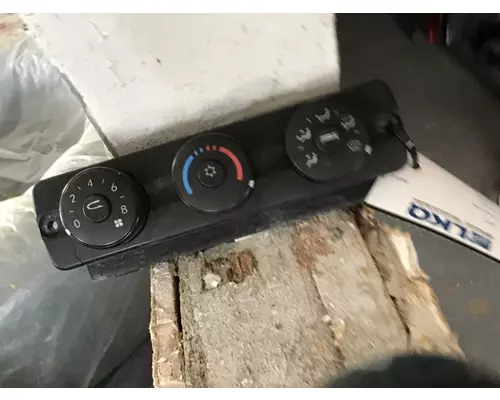 FREIGHTLINER CASCADIA 125 TEMPERATURE CONTROL