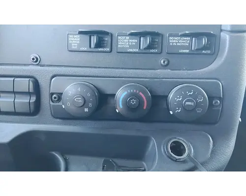 FREIGHTLINER CASCADIA 125 TEMPERATURE CONTROL