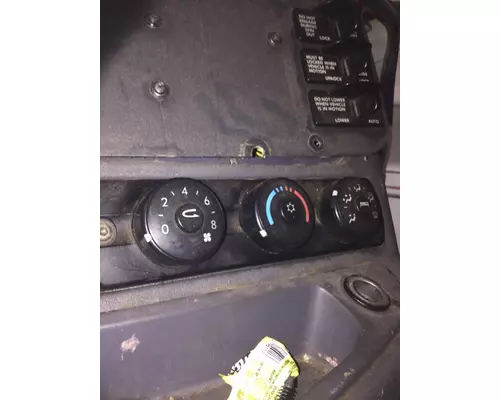 FREIGHTLINER CASCADIA 125 TEMPERATURE CONTROL