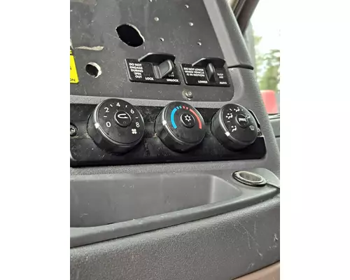 FREIGHTLINER CASCADIA 125 TEMPERATURE CONTROL