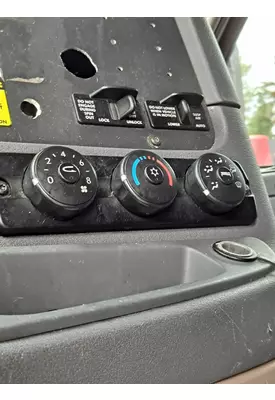 FREIGHTLINER CASCADIA 125 TEMPERATURE CONTROL