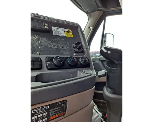 FREIGHTLINER CASCADIA 125 TEMPERATURE CONTROL