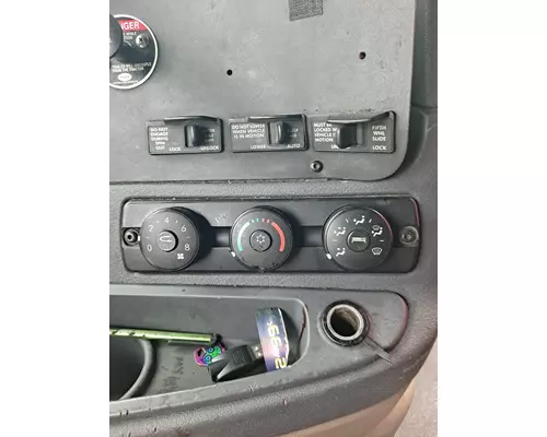 FREIGHTLINER CASCADIA 125 TEMPERATURE CONTROL