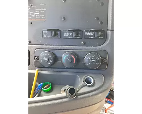 FREIGHTLINER CASCADIA 125 TEMPERATURE CONTROL