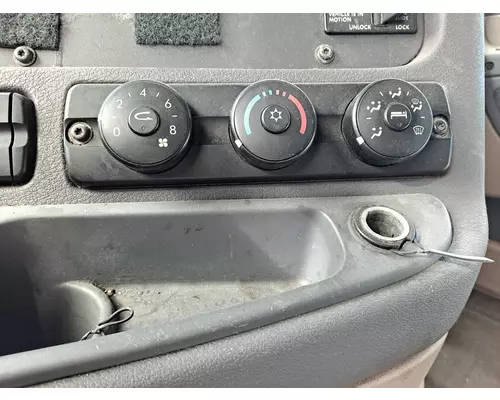 FREIGHTLINER CASCADIA 125 TEMPERATURE CONTROL