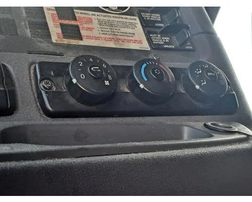 FREIGHTLINER CASCADIA 125 TEMPERATURE CONTROL