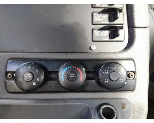 FREIGHTLINER CASCADIA 125 TEMPERATURE CONTROL