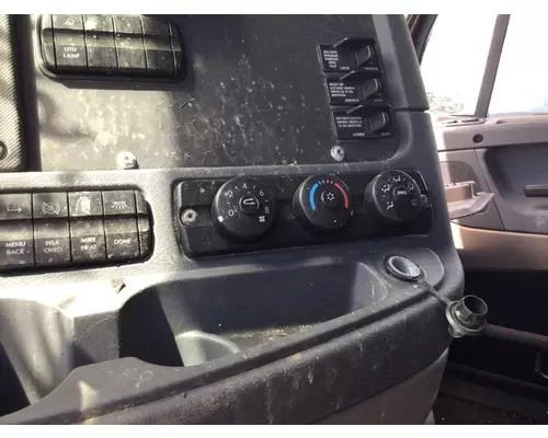 FREIGHTLINER CASCADIA 125 TEMPERATURE CONTROL