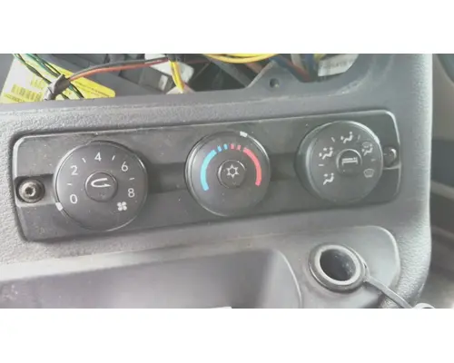 FREIGHTLINER CASCADIA 125 TEMPERATURE CONTROL