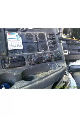 FREIGHTLINER CASCADIA 125 TEMPERATURE CONTROL