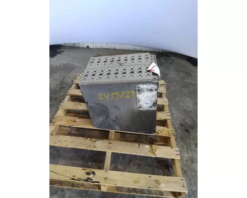 FREIGHTLINER CASCADIA 125 TOOL BOX