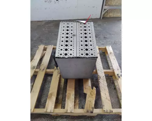 FREIGHTLINER CASCADIA 125 TOOL BOX