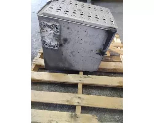 FREIGHTLINER CASCADIA 125 TOOL BOX