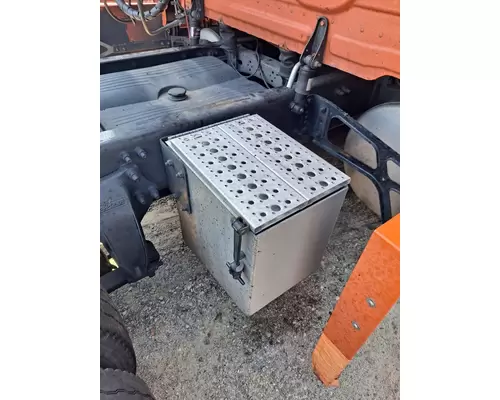 FREIGHTLINER CASCADIA 125 TOOL BOX