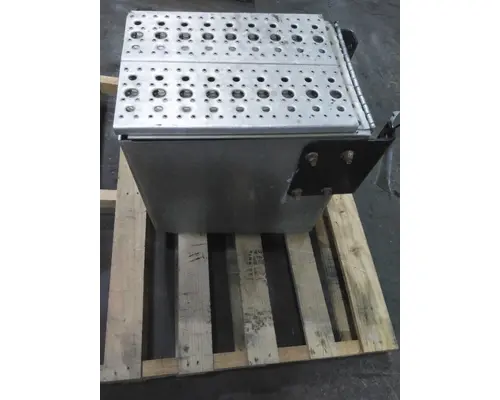 FREIGHTLINER CASCADIA 125 TOOL BOX