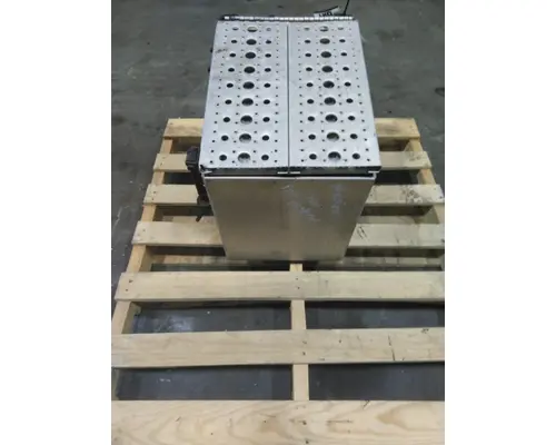FREIGHTLINER CASCADIA 125 TOOL BOX