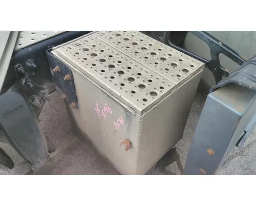 FREIGHTLINER CASCADIA 125 TOOL BOX