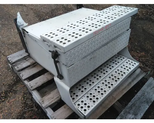 FREIGHTLINER CASCADIA 125 TOOL BOX