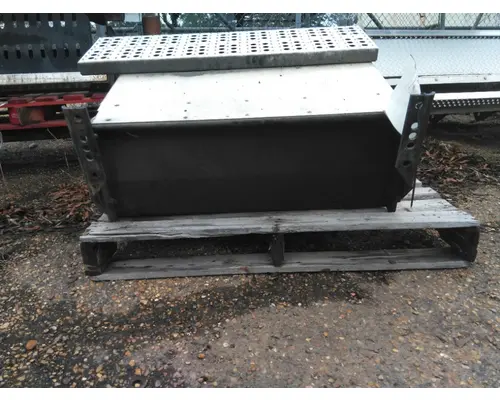 FREIGHTLINER CASCADIA 125 TOOL BOX