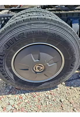 FREIGHTLINER CASCADIA 125 WHEEL/HUB COVER