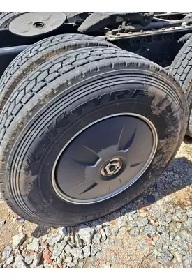 FREIGHTLINER CASCADIA 125 WHEEL/HUB COVER