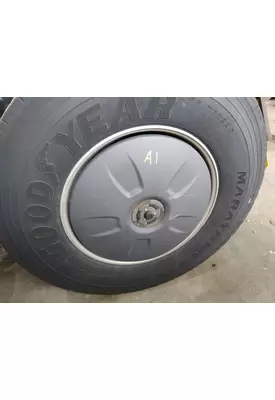 FREIGHTLINER CASCADIA 125 WHEEL/HUB COVER