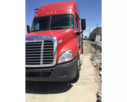 FREIGHTLINER CASCADIA 125 WHOLE TRUCK FOR PARTS