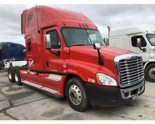 FREIGHTLINER CASCADIA 125 WHOLE TRUCK FOR PARTS