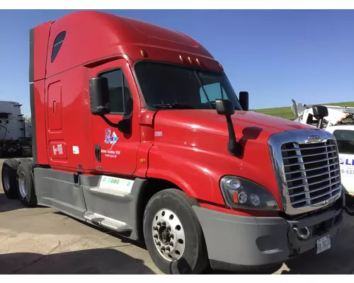 FREIGHTLINER CASCADIA 125 WHOLE TRUCK FOR PARTS