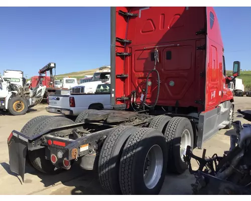 FREIGHTLINER CASCADIA 125 WHOLE TRUCK FOR PARTS