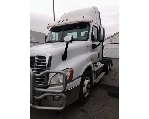 FREIGHTLINER CASCADIA 125 WHOLE TRUCK FOR RESALE