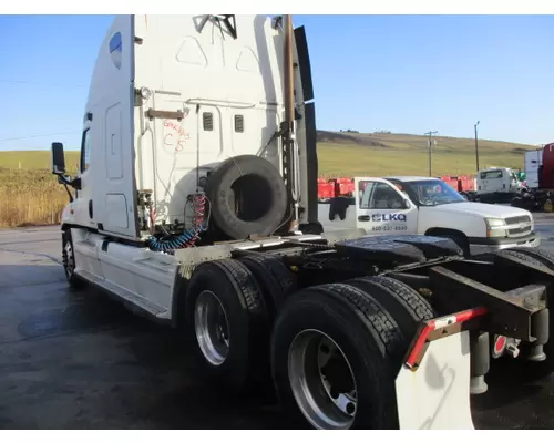 FREIGHTLINER CASCADIA 125 WHOLE TRUCK FOR RESALE