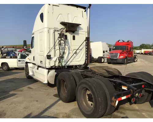 FREIGHTLINER CASCADIA 125 WHOLE TRUCK FOR RESALE