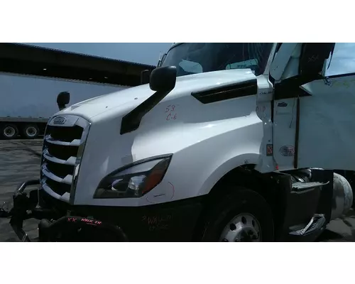 FREIGHTLINER CASCADIA 126 2017-2025 HOOD