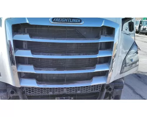 FREIGHTLINER CASCADIA 126 2019-2024 GRILLE