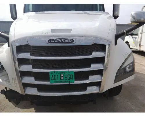 FREIGHTLINER CASCADIA 126 2019-2026 GRILLE
