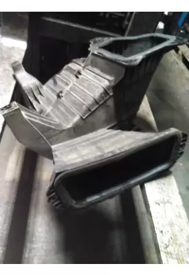 FREIGHTLINER CASCADIA 126 AIR CLEANER BRACKET