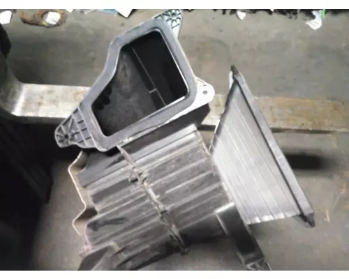 FREIGHTLINER CASCADIA 126 AIR CLEANER BRACKET