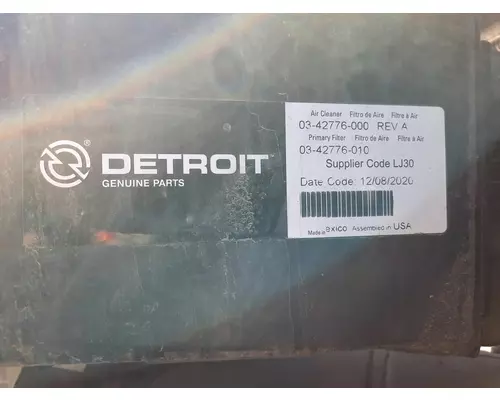 FREIGHTLINER CASCADIA 126 AIR CLEANER