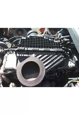 FREIGHTLINER CASCADIA 126 AIR CLEANER